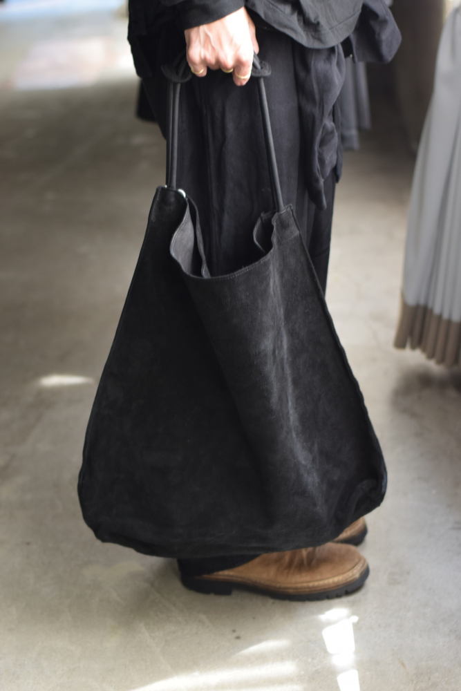 GUIDI (グイディ) HORSE REVERSE SHOPPER BAG [BLACK]